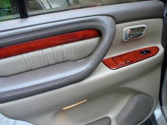 2000 Lexus LX470 Pictures