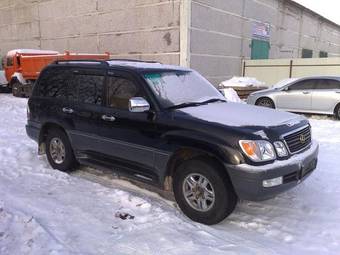2000 Lexus LX470 Photos