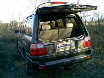 2000 Lexus LX470 Photos