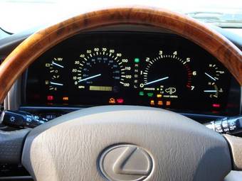 2000 Lexus LX470 Pictures