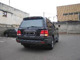 2000 Lexus LX470 Photos