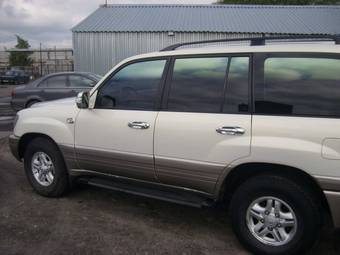 2000 Lexus LX470 Photos