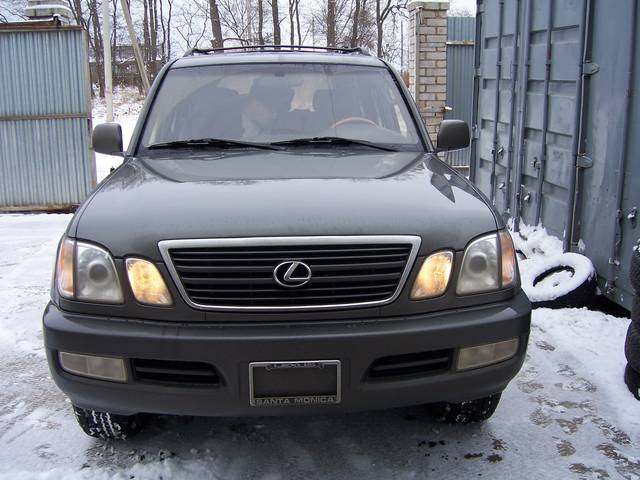 2001 Lexus LX470