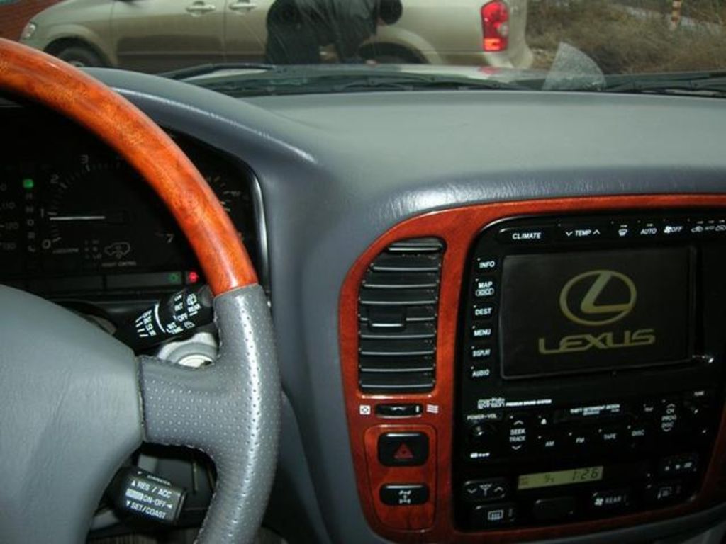 2001 Lexus LX470