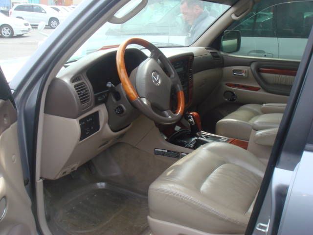 2001 Lexus LX470