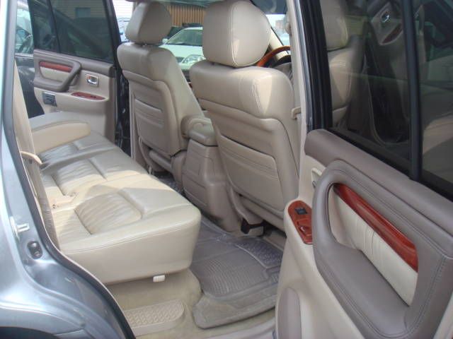 2001 Lexus LX470