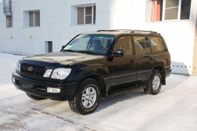 2001 Lexus LX470