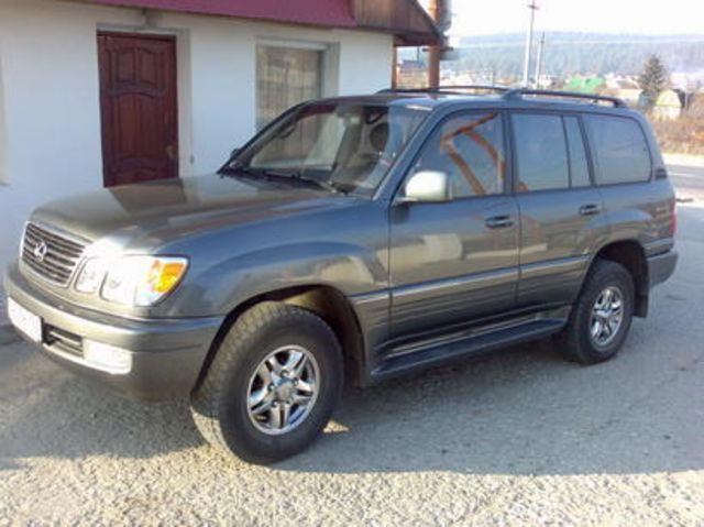 2001 Lexus LX470