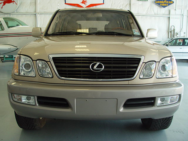 2001 Lexus LX470 Photos