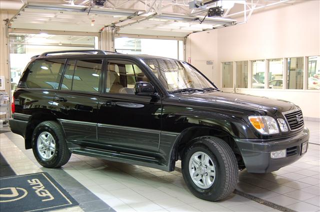 2001 Lexus LX470 Pics