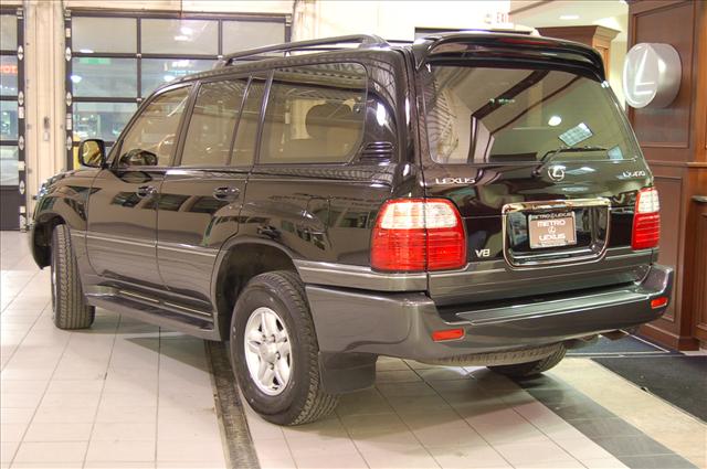 2001 Lexus LX470 Pictures