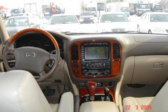 2001 Lexus LX470 Pictures