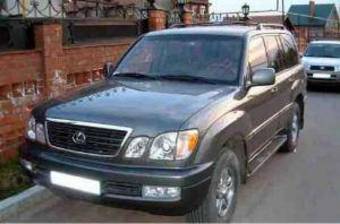 2001 Lexus LX470 Photos