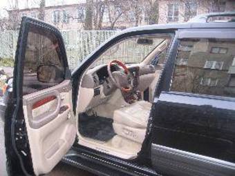 2001 Lexus LX470 Photos