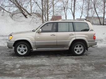 2001 Lexus LX470 Photos