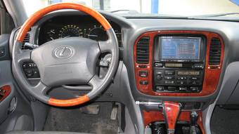 2001 Lexus LX470 Photos