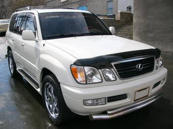 2001 Lexus LX470 Photos