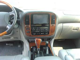 2001 Lexus LX470 Photos