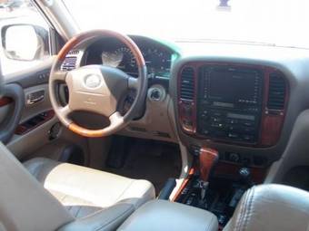 2001 Lexus LX470 Photos