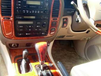 2001 Lexus LX470 Images