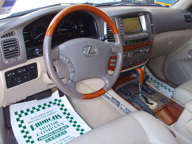 2002 Lexus LX470