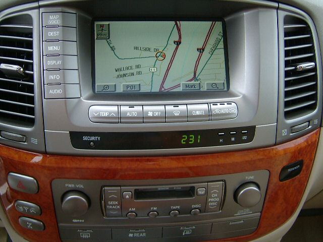 2002 Lexus LX470 Pics