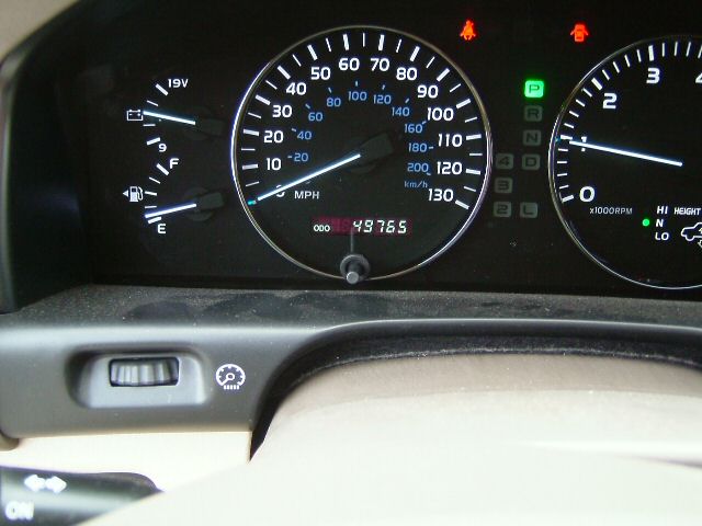 2002 Lexus LX470 Pictures