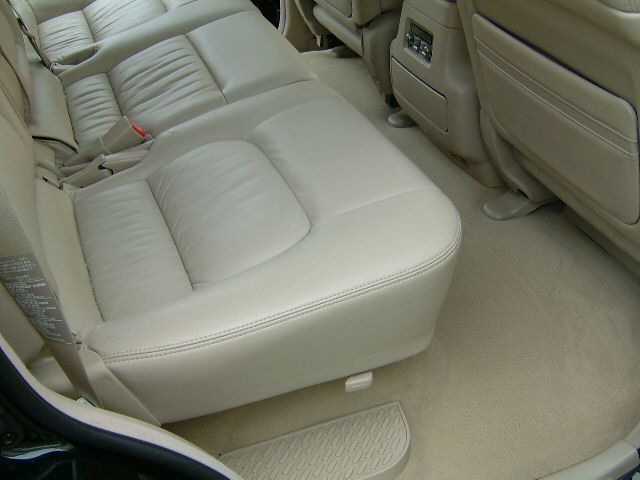 2002 Lexus LX470 Photos