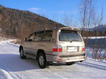 2002 Lexus LX470 Pictures
