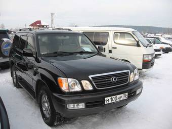 2002 Lexus LX470 Photos