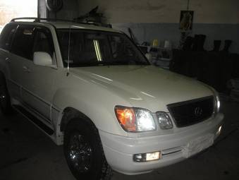 2002 Lexus LX470 Pictures