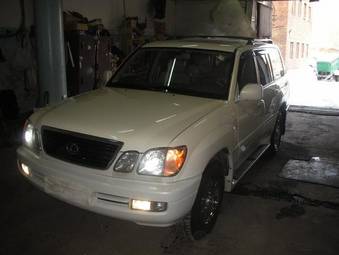 2002 Lexus LX470 Photos