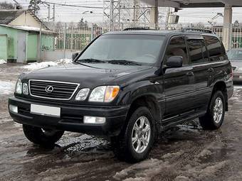 2002 Lexus LX470 Photos