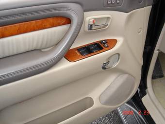 2002 Lexus LX470 Images