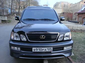 2002 Lexus LX470 Pictures
