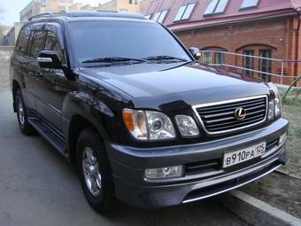 2002 Lexus LX470 Photos