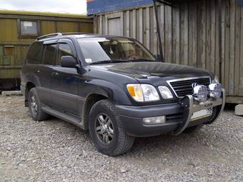2002 Lexus LX470 Pictures