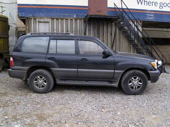 2002 Lexus LX470 Photos