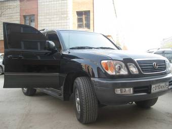 2002 Lexus LX470 Photos