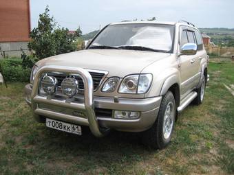 2002 Lexus LX470 Photos