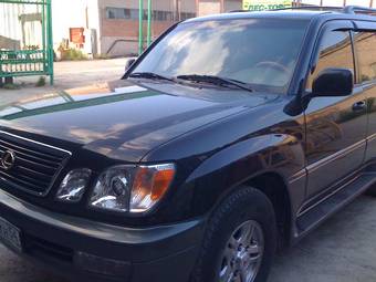 2002 Lexus LX470 Pictures