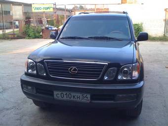 2002 Lexus LX470 Photos