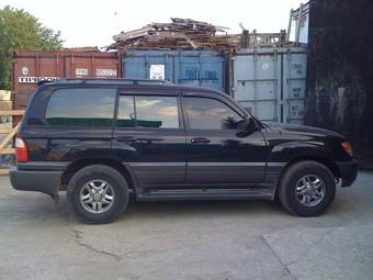 2002 Lexus LX470 Pictures