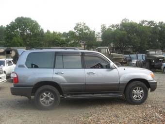 2002 Lexus LX470 Photos