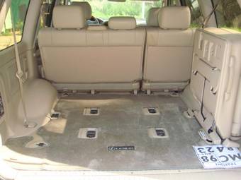 2002 Lexus LX470 Photos