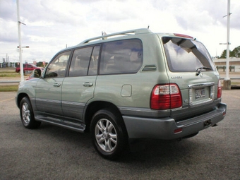 2003 Lexus LX470
