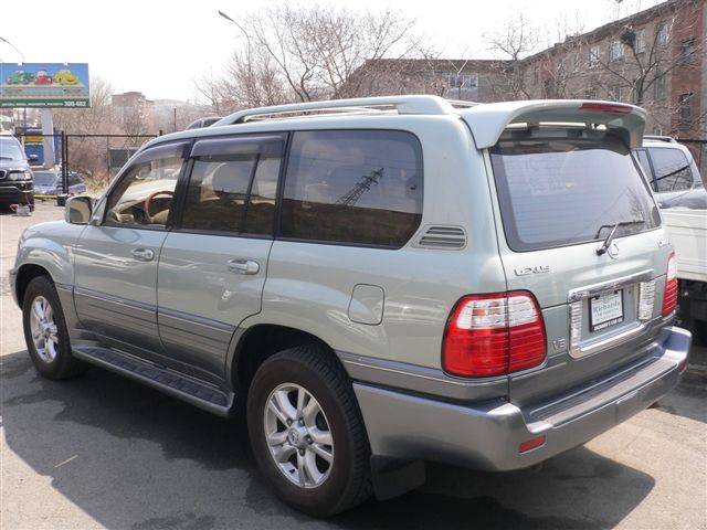 2003 Lexus LX470