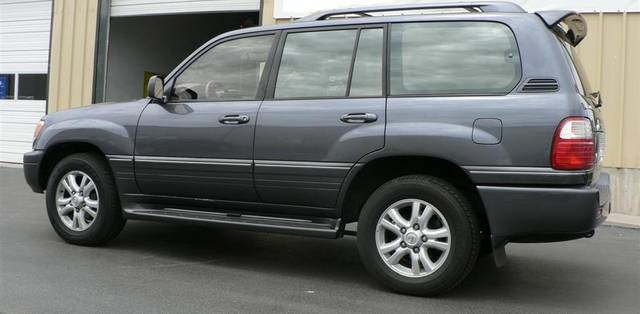 2003 Lexus LX470