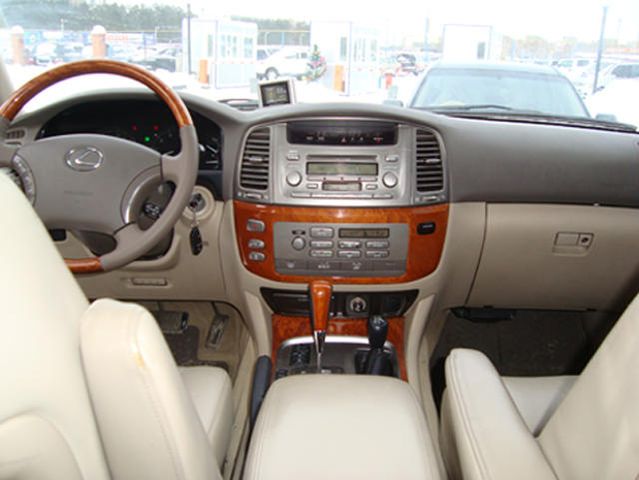 2003 Lexus LX470