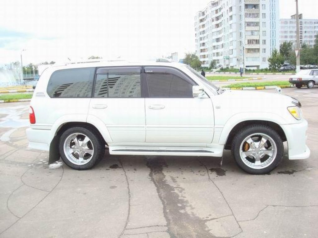 2003 Lexus LX470